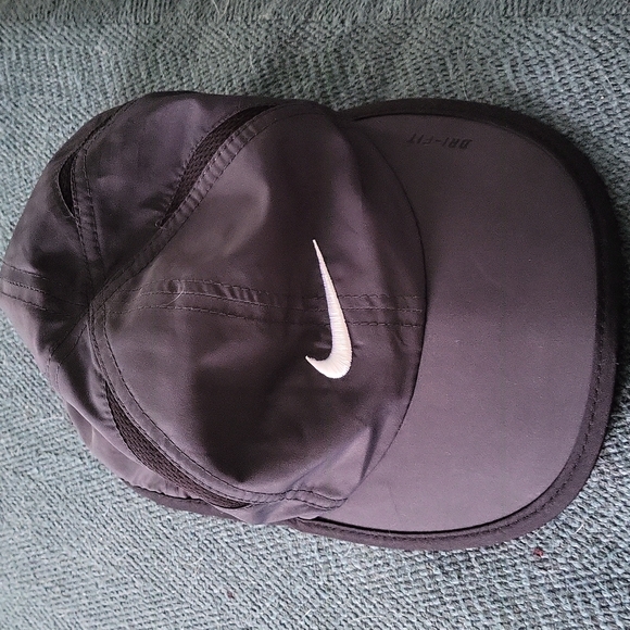 Nike Accessories - Nike hat